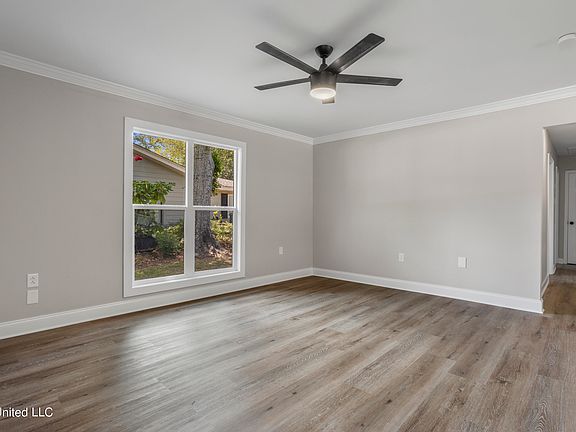5th image of 2218 Kingsberry Ave