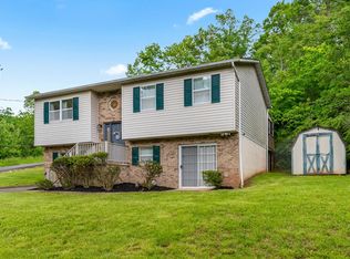 690 Lost Valley Dr, Huntington, WV 25705