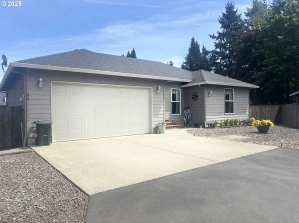 99 Rainbow Way, Kelso, WA 98626