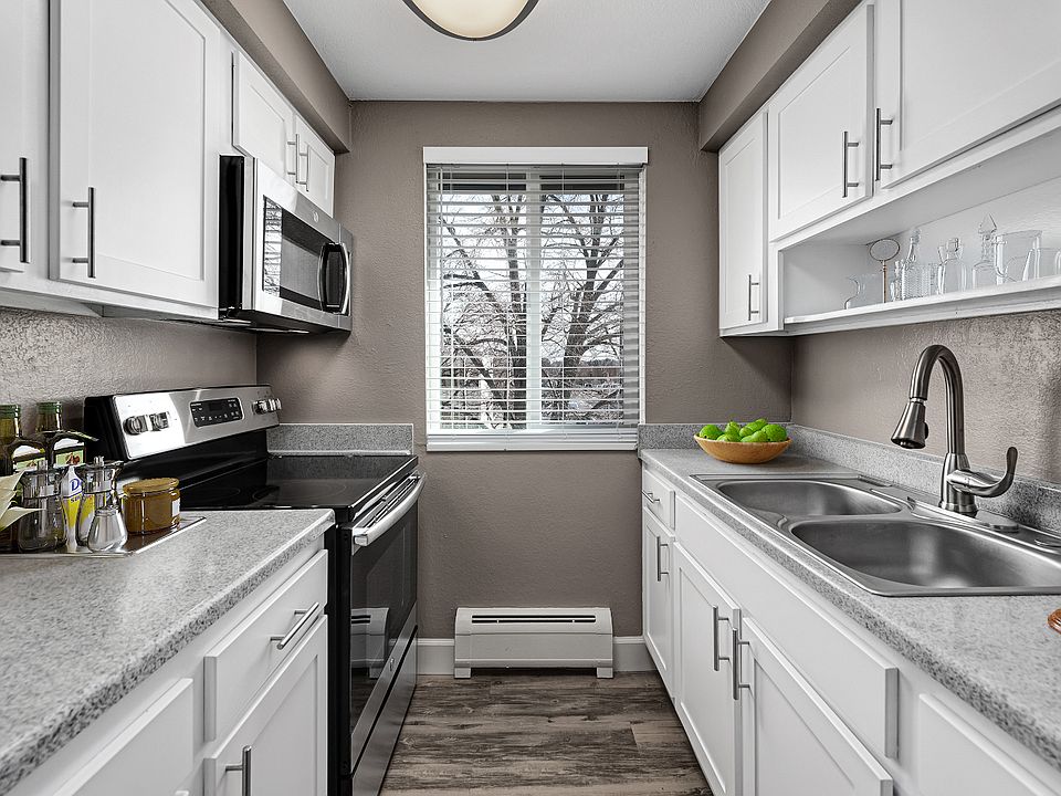 Large one bedroom kitchen