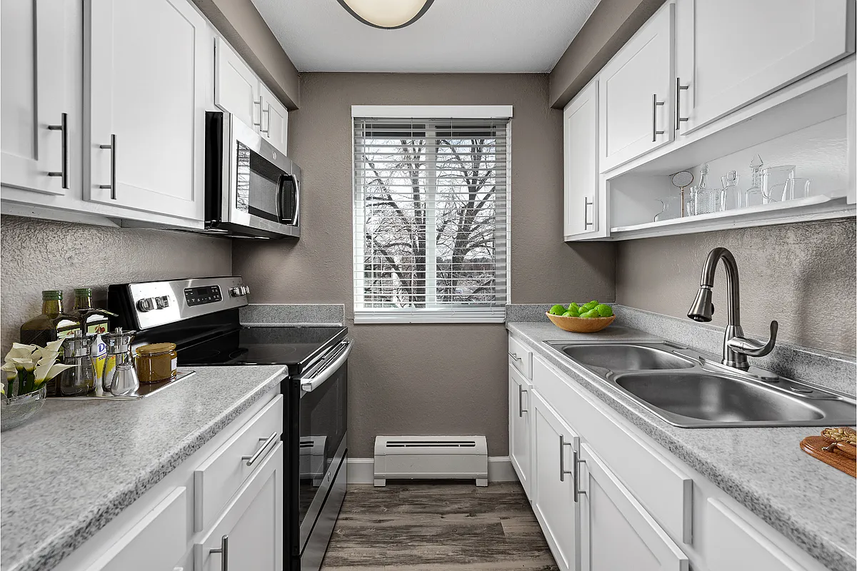 Large one bedroom kitchen - SouthGlenn Place