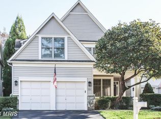 1326 Red Hawk Cir, Reston, VA 20194