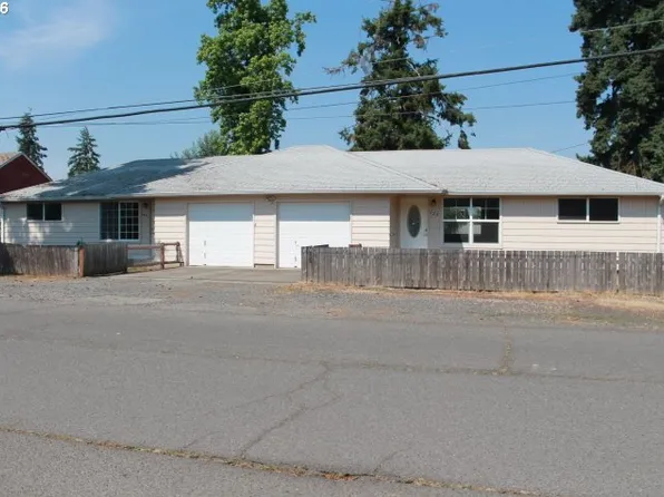 122 S 38th St, Springfield, OR 97478