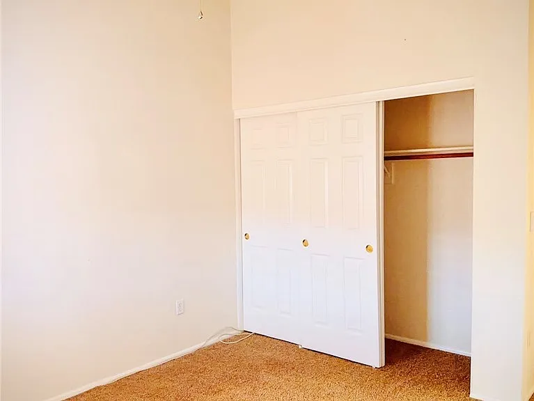 8405 Justine Ct — Photo 31