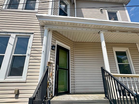 Apartment 1 entrance