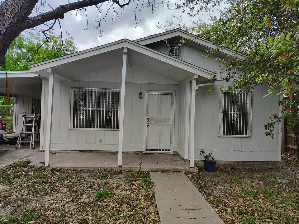 1115 Sandy Ln