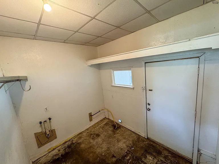1672 Keeler Ave — Photo 6