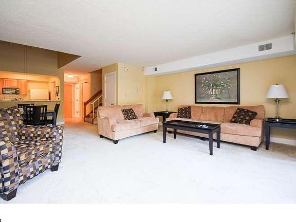 2nd image of 1704 N Park Dr APT 114