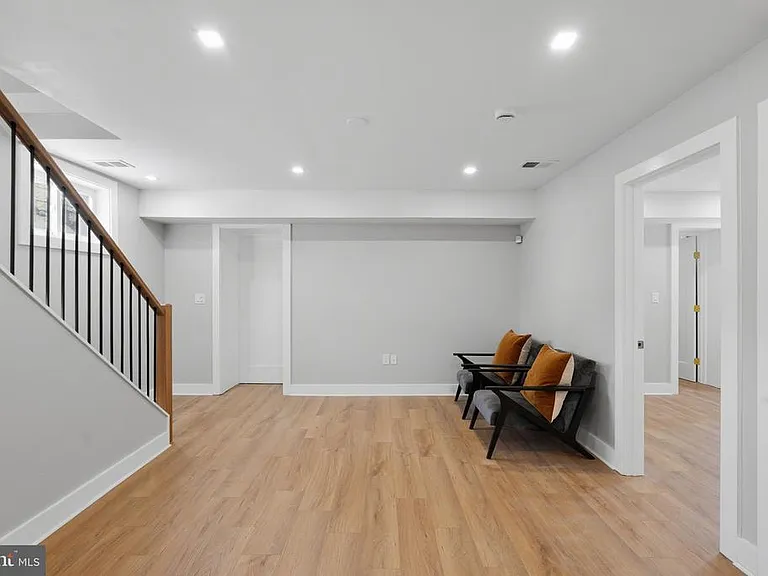 1301 Somerset Pl NW — Photo 14