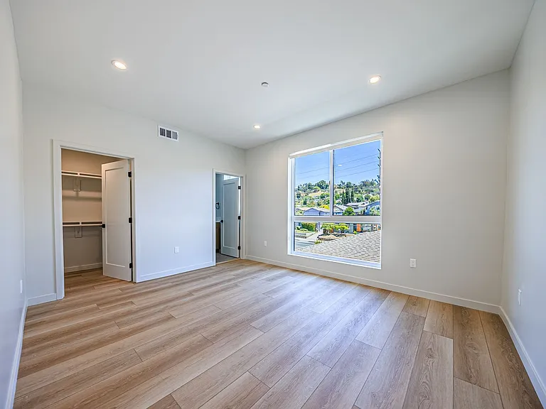 Rare Brand New Luxury Townhomes in Trendy Highland Park — Photo 37