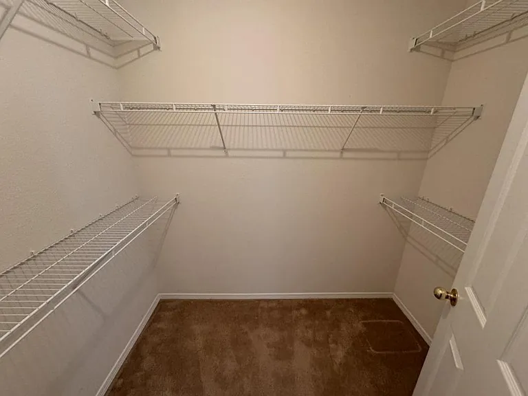 5009 Woodhaven Dr NE — Photo 7