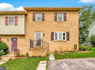 33 Pinewood Cir, Hanover, PA 17331