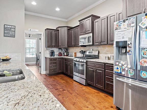 5th image of 9436 Crescent Lodge Dr