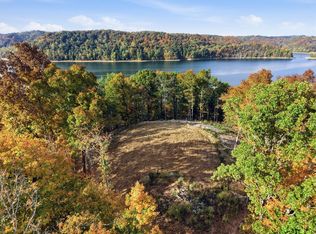 100 Bohart Ln, Byrdstown, TN 38549