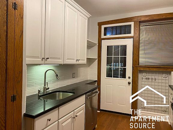 2nd image of 1813 W Armitage Ave #1