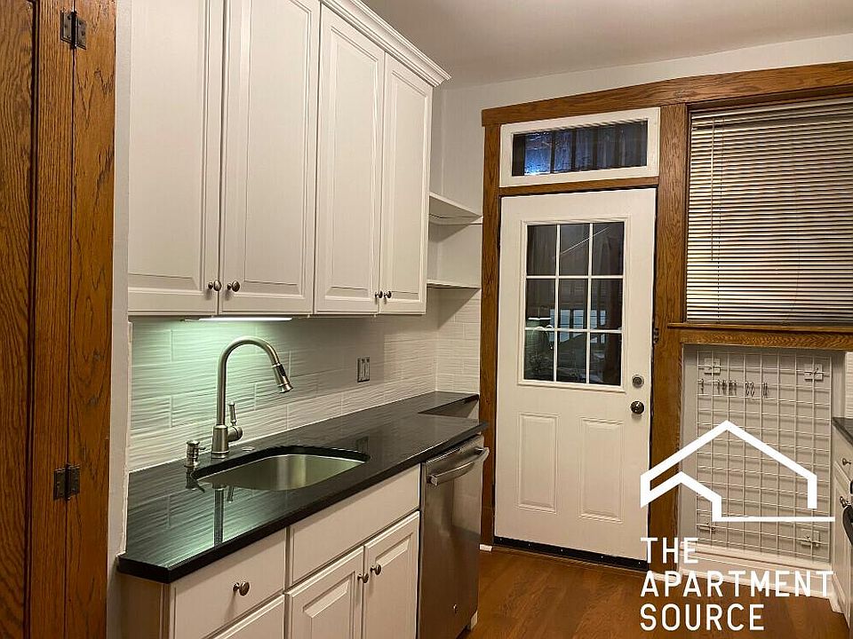 1st image of 1812 W Armitage Ave #1