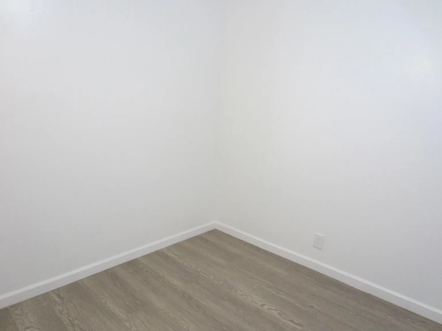 2 bed, 900 sqft, $2,200 — Photo 4
