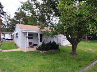 2411 S Lakeshore Dr, Pacific, MO 63069