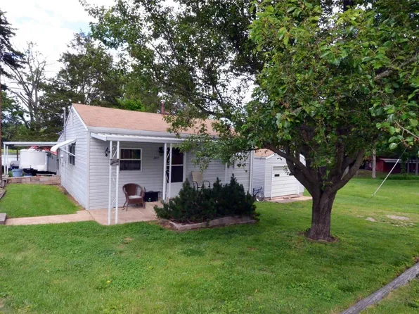 2411 S Lakeshore Dr, Pacific, MO 63069