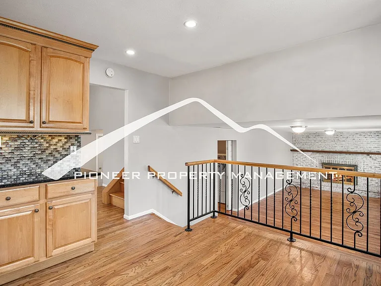 223 Dolomite Dr — Photo 4