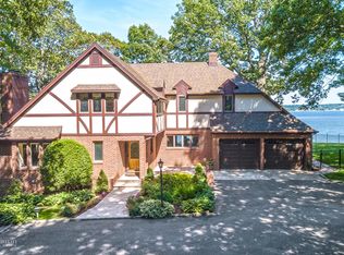 10 Clam Shell Ln, Northport, NY 11768