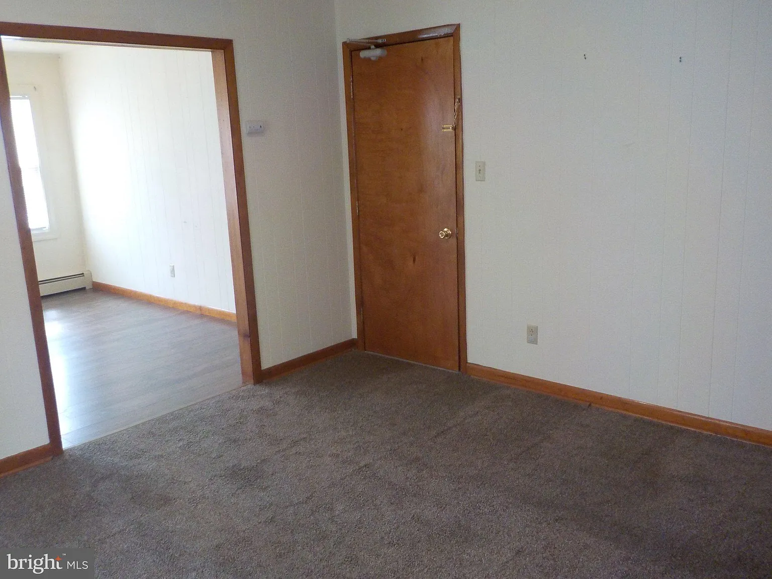 2 bed, 1.0 bath, 900 sqft, $1,350 — Photo 2