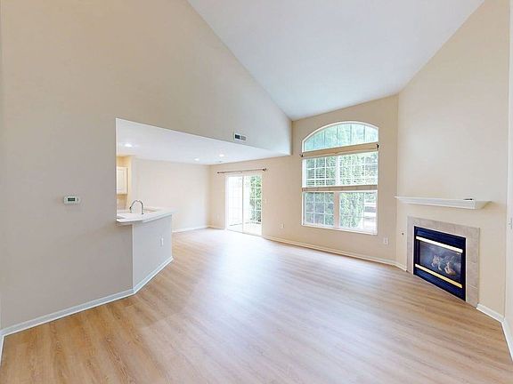 5th image of 5123 Vinings Blvd