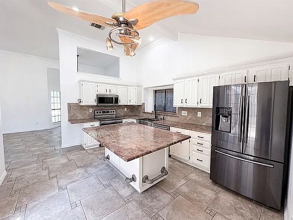 3rd image of 1312 Mullins Dr