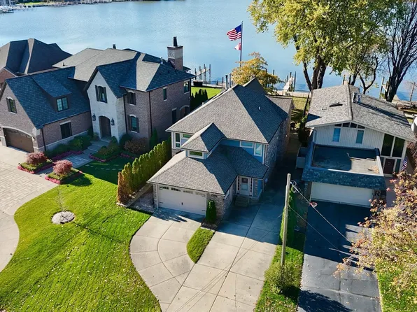 38653 Lakeshore Dr, Harrison Township, MI 48045