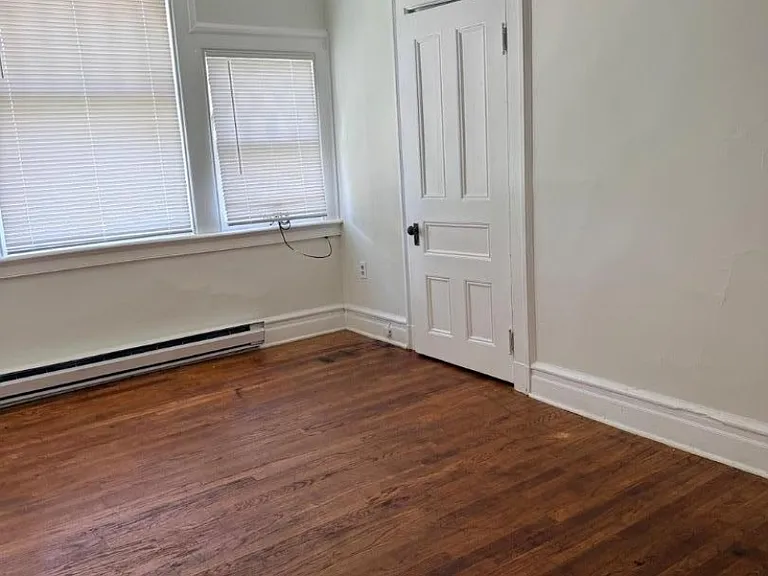 100 Main St #6 — Photo 9