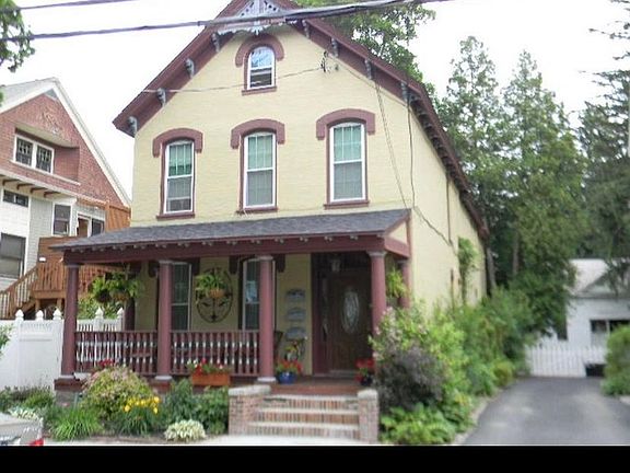 2nd image of 191 Caroline St APT 2