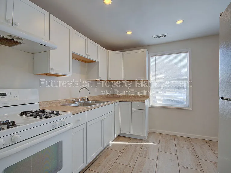 1512 N May St — Photo 4