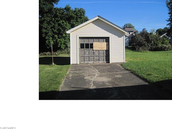 3rd image of 426 Joan Ave