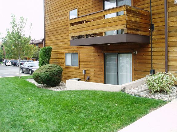 View of unit from front, right side.