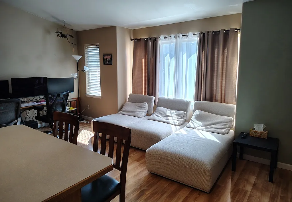 3 bed, 1307 sqft, $2,600 — Photo 3