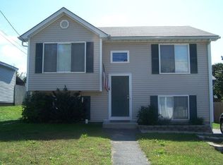 16 Grand Ave, Cumberland, RI 02864