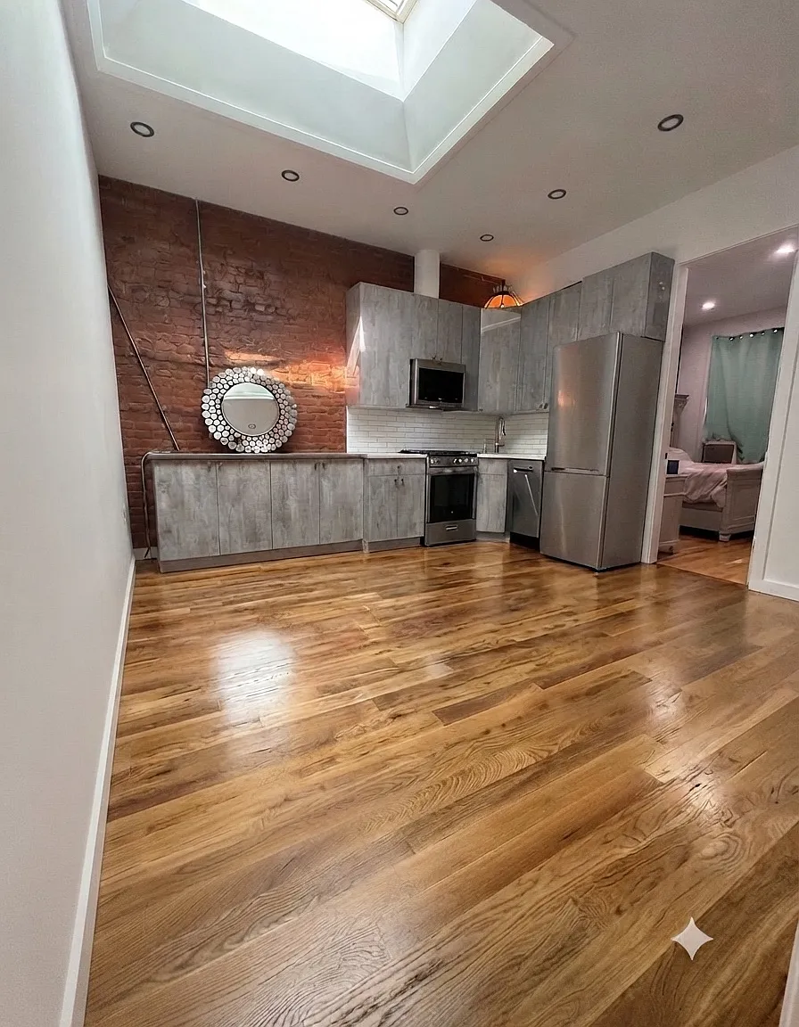 60-82 Catalpa Ave — Photo 1