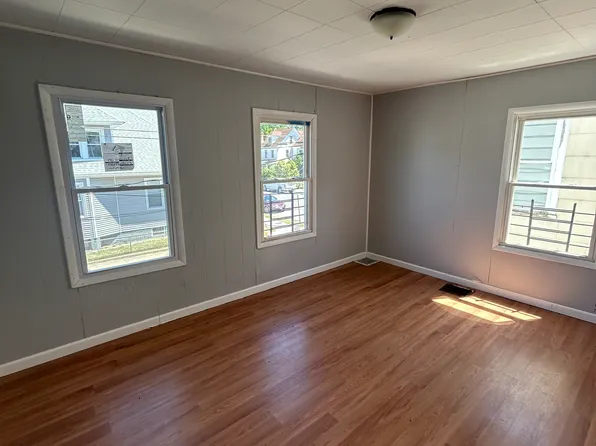 525-527 Sassafras St, Millville, NJ 08332