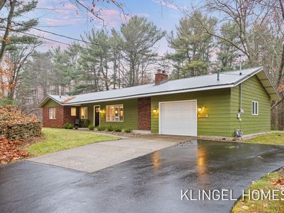 17880 Hiawatha Dr, Spring Lake, MI, 49456