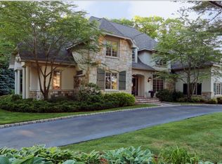 11 Coachman Ridge Rd, Shrewsbury, MA 01545