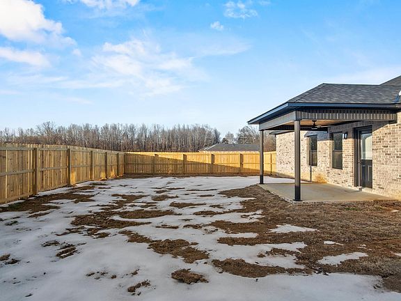 3rd image of 202 S Apple St