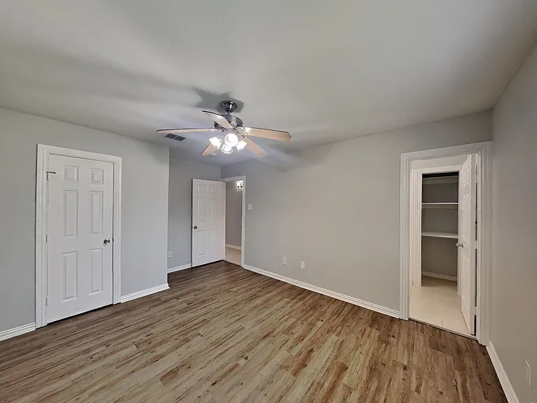 1838 Crooks Ct — Photo 25