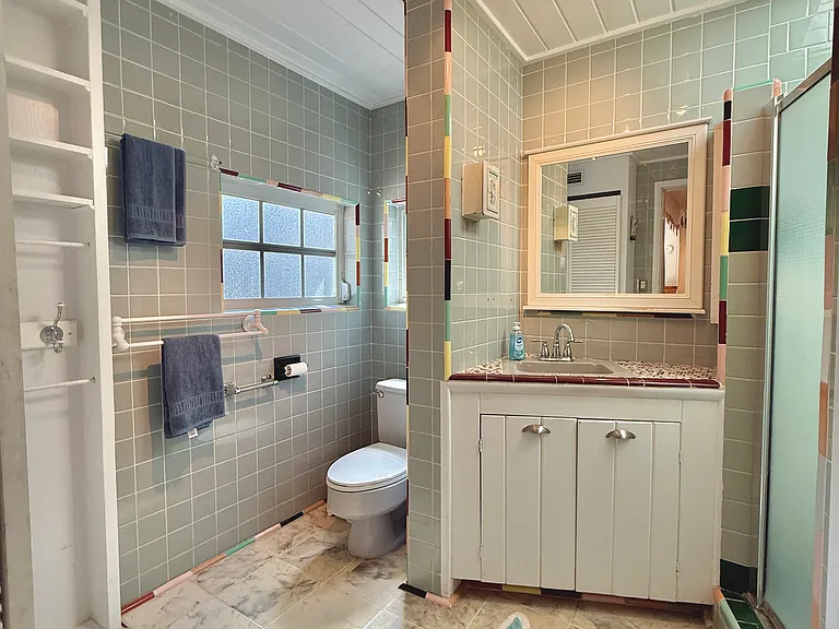 111 N Bay Harbor Dr — Photo 37