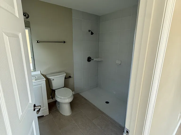 517 S Wilson Ave — Photo 6