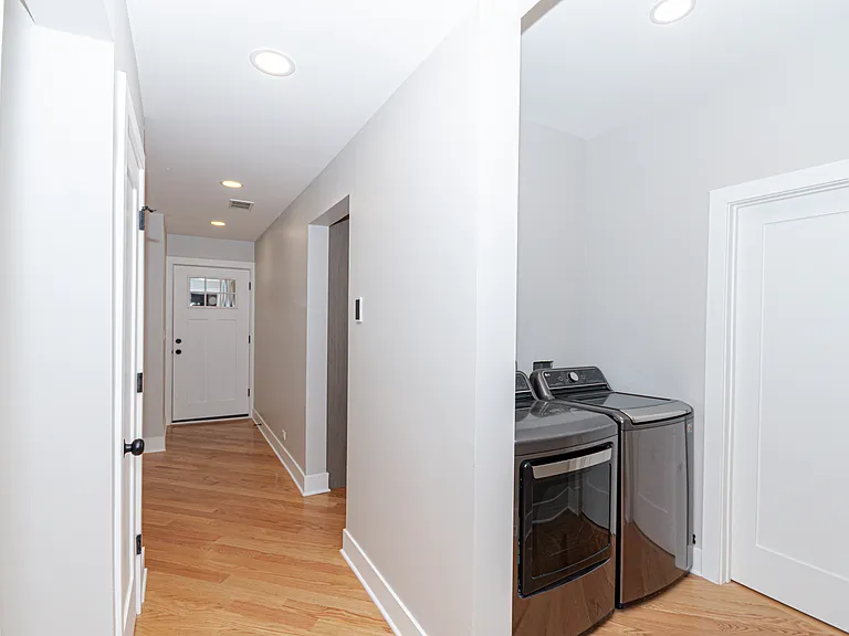 1454 W Fargo Ave #2R — Photo 11