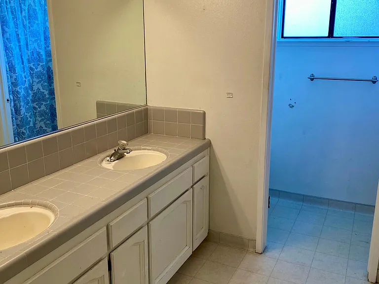 3073 Fowler Ave — Photo 8