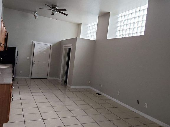 2nd image of 502 S Washington St APT 3
