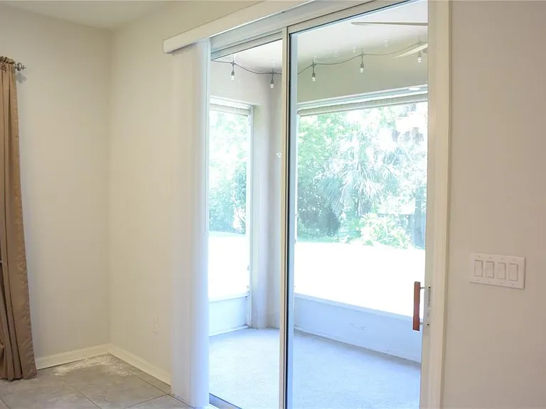 1213 Grantham Dr — Photo 7