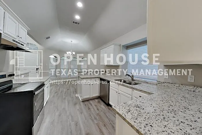 1115 Old Knoll Dr — Photo 9
