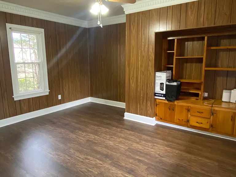 202 E Williams St — Photo 2